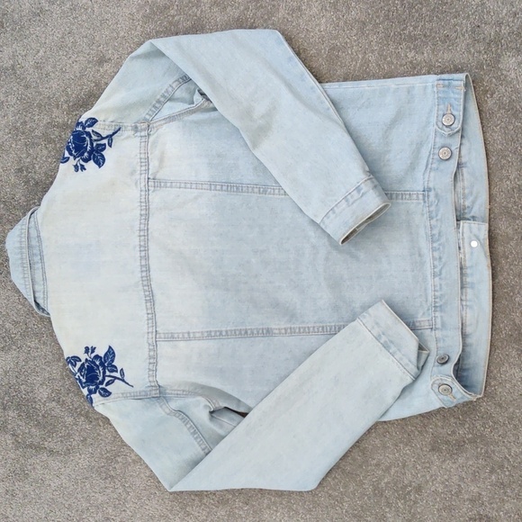 BLUENOTES boyfriend fit light blue embroidered denim jacket oversized XS - Picture 2 of 10